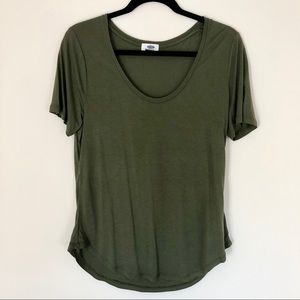 NWOT Old Navy Curved-Hem Tee
